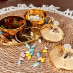 مضيفة مكونة من صحنين وصنية