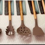 مغارف بإيد خشبية