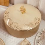 مضيفة بورسلان الكرام مع غطا بورسلان  حجم كبير 28 سم