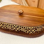 مضيفة خشب بيضاوي ثقيل اطار معدن طول 32 سم عرض 20 سم