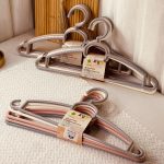 طقم علاقات اواعي بلاستيك تركي 5 قطع