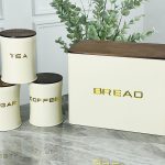 طقم صندوق خبز + سكاكر 4 قطع