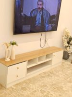 مزنون خشبي وأبيض